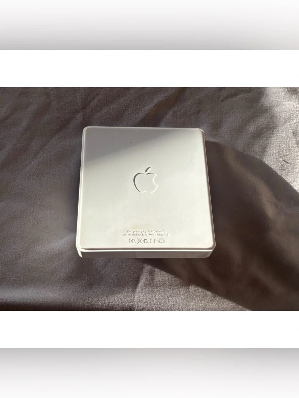 Apple iPad Dock Docking Station Mc940zm/A Compatible with iPad 2-Untested
